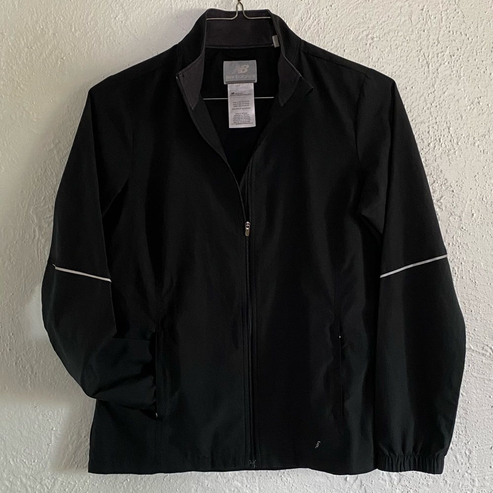 SOLD⭐️New Balance Jacket, black, sz M⭐️
